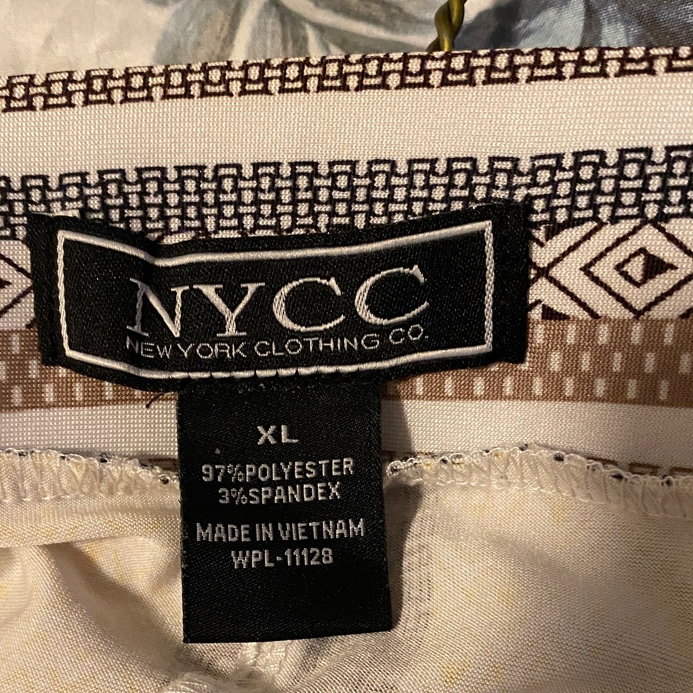 NYC Patterned Beige and Brown Fabric - Picture 2 of 3